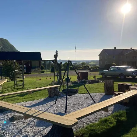 Rødseth Gårdsovernatting Lodger Molde