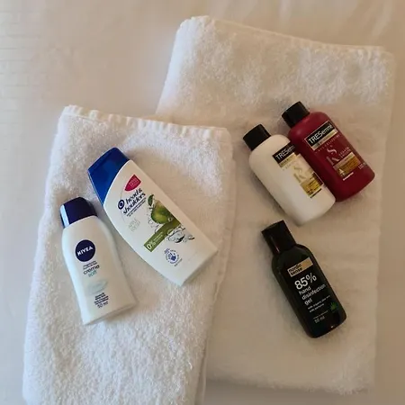 Rodseth Gardsovernatting Lodge Molde