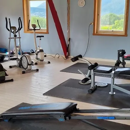 Rodseth Gardsovernatting * Molde