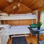 Rodseth Gardsovernatting Lodge *