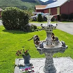 Lodge Rodseth Gardsovernatting *