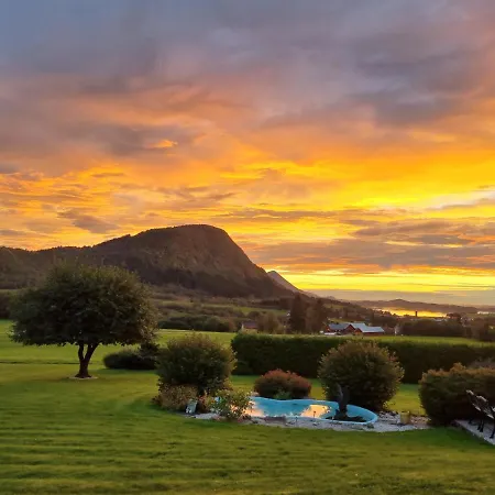 Rodseth Gardsovernatting ロッジ モルデ